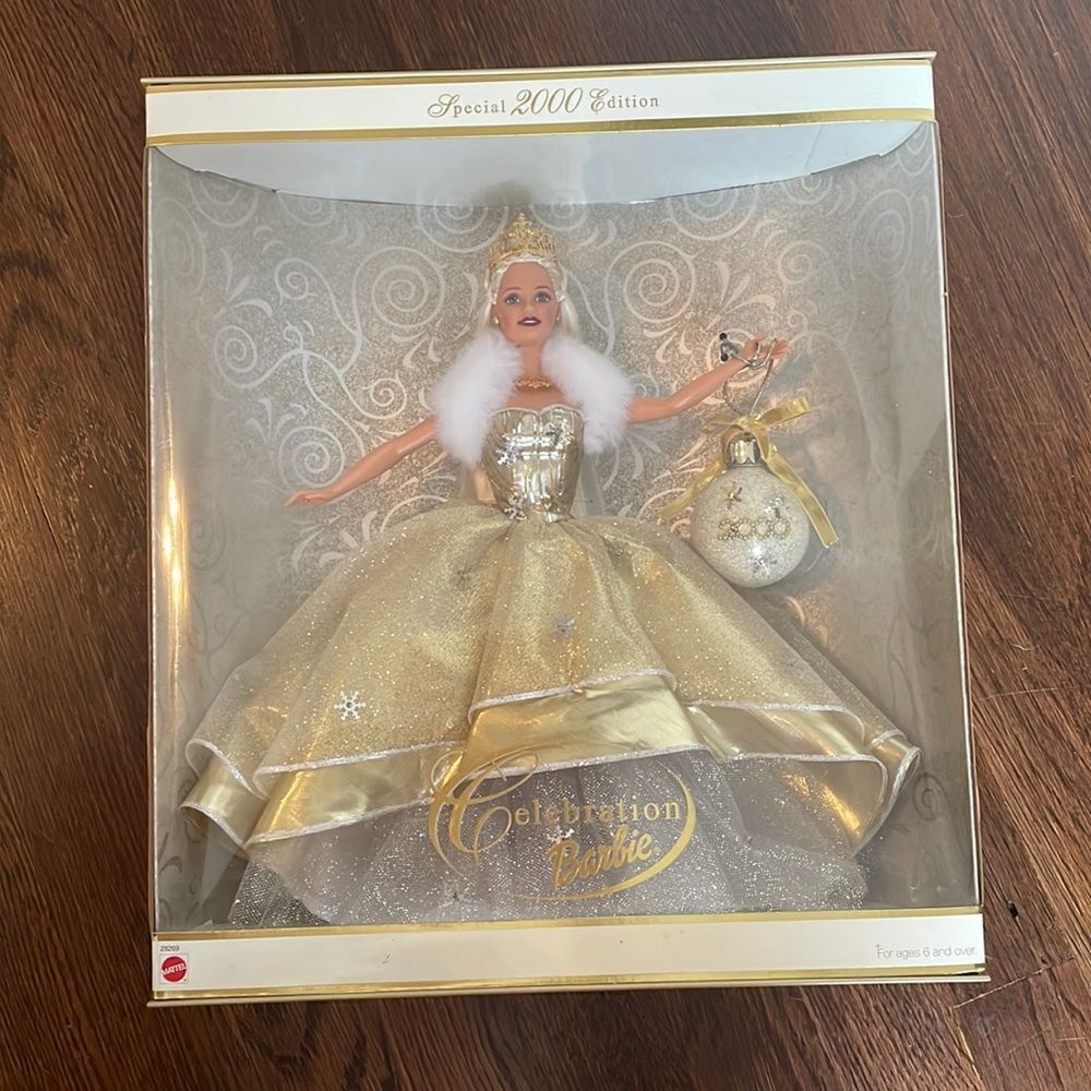 NWT Vtg 2000 Mattel Celebration Barbie in Original box with Hallmark ornament